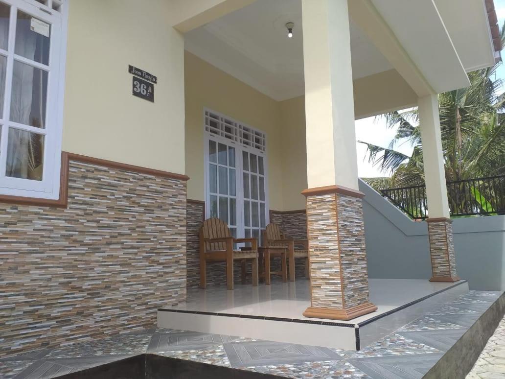 Oemah Sadewa Homestay Cilacap Exterior photo